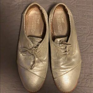 Toms shoes